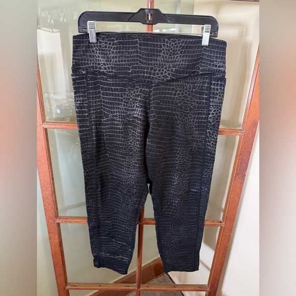 PINK Victoria's Secret Pants - VS PINK Snake Print Leggings
